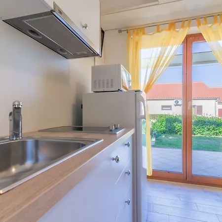 Apartment Apartments Vesna Nin
